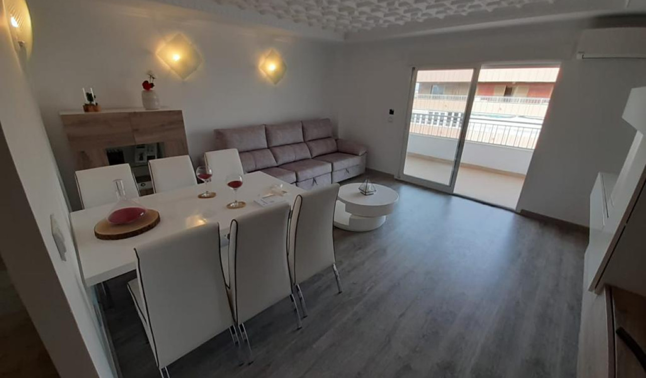 Resale - Apartment / Flat - Torrevieja - Playa del Acequión