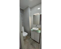 Resale - Apartment / Flat - Torrevieja - Playa del Acequión