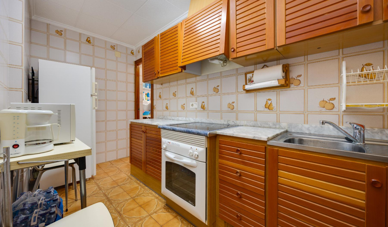 Resale - Apartment / Flat - Torrevieja - Playa del Acequión