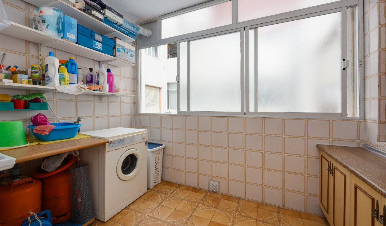 Resale - Apartment / Flat - Torrevieja - Playa del Acequión