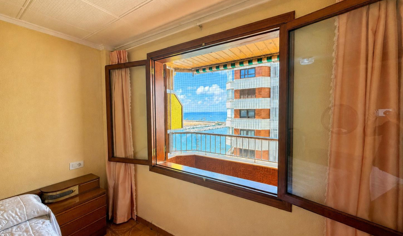 Resale - Apartment / Flat - Torrevieja - Playa del Acequión