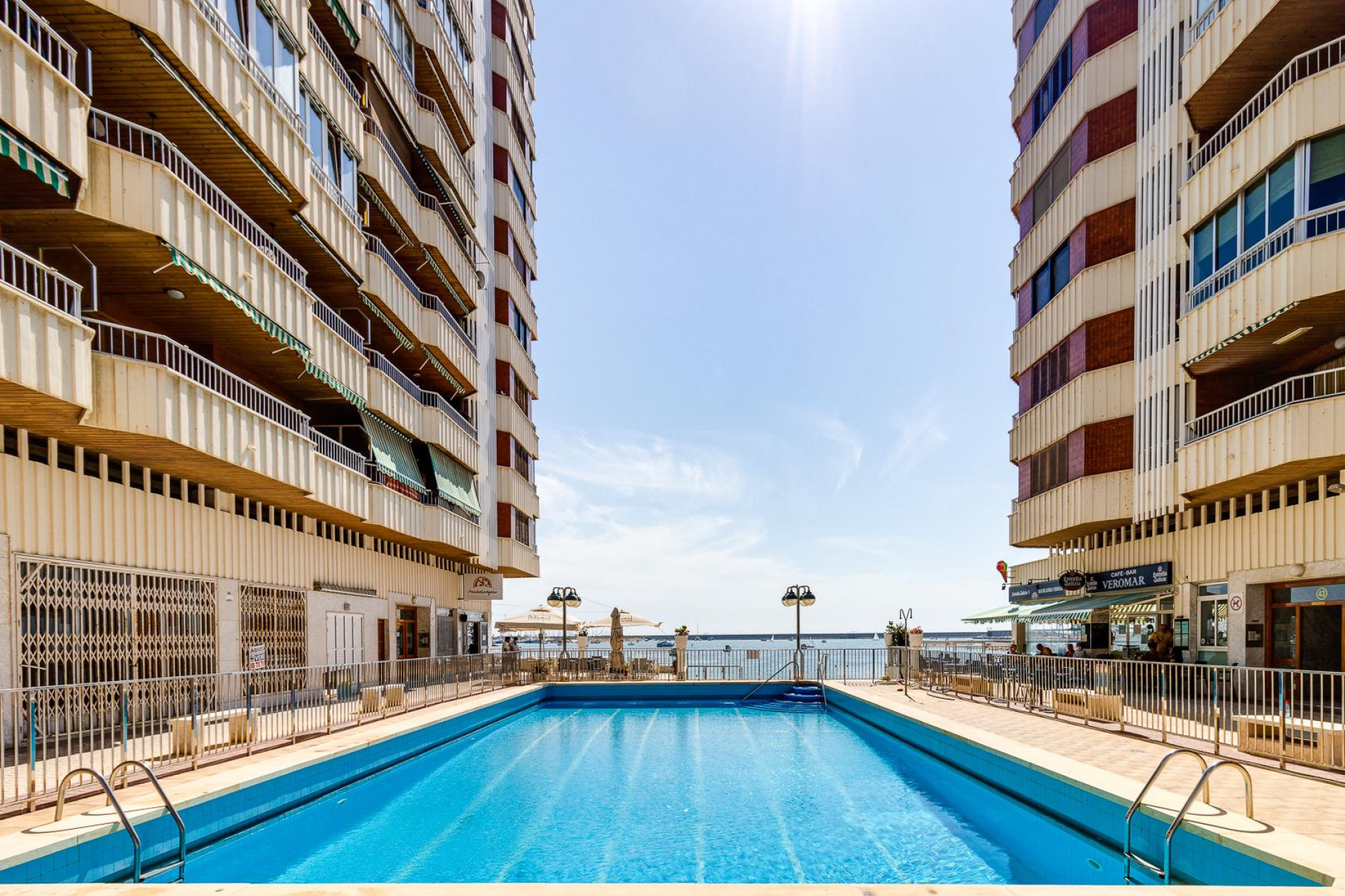 Resale - Apartment / Flat - Torrevieja - Playa del Acequión