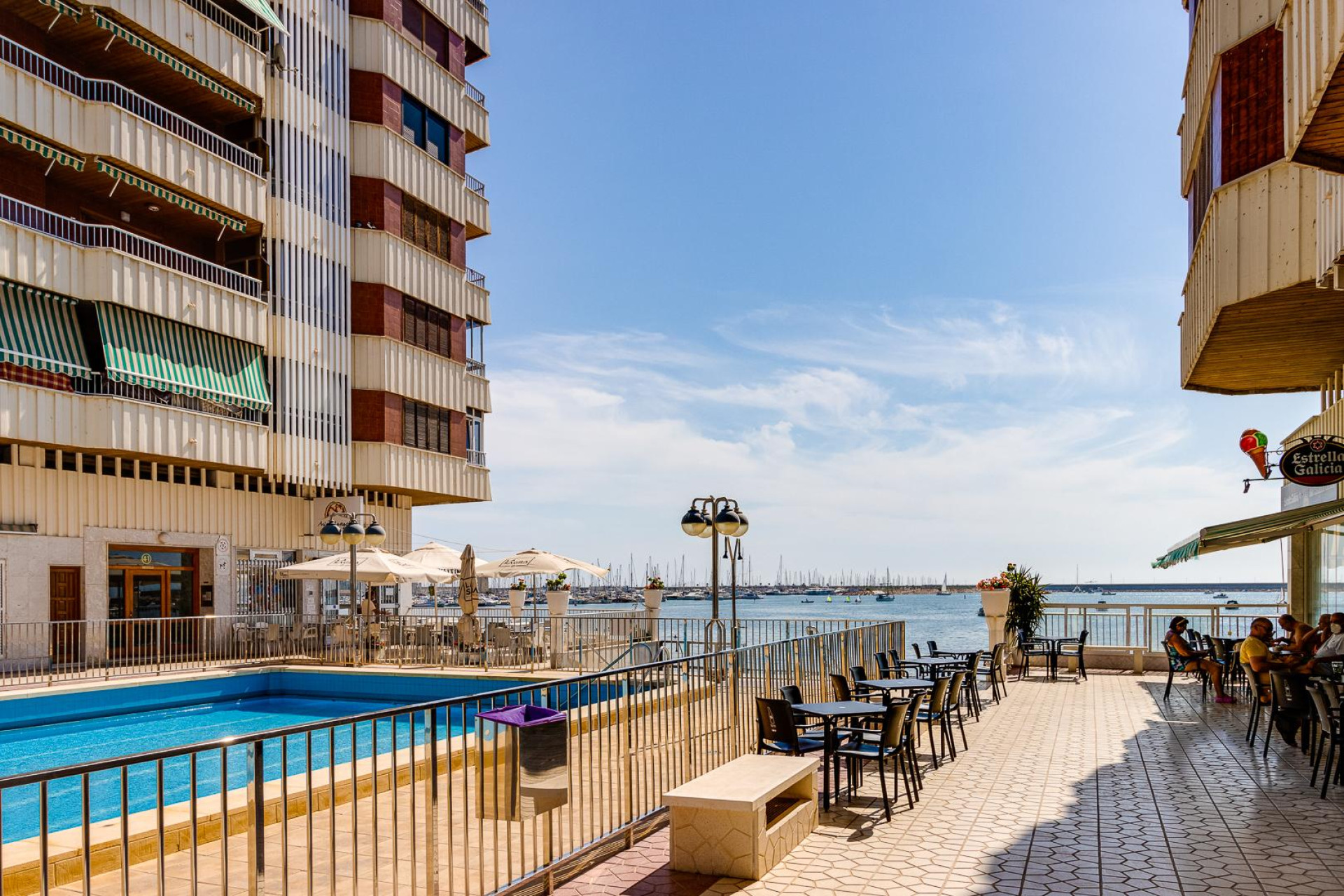 Resale - Apartment / Flat - Torrevieja - Playa del Acequión