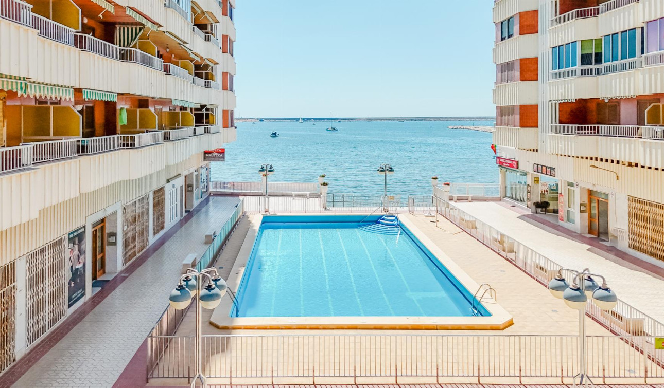 Resale - Apartment / Flat - Torrevieja - Playa del Acequión