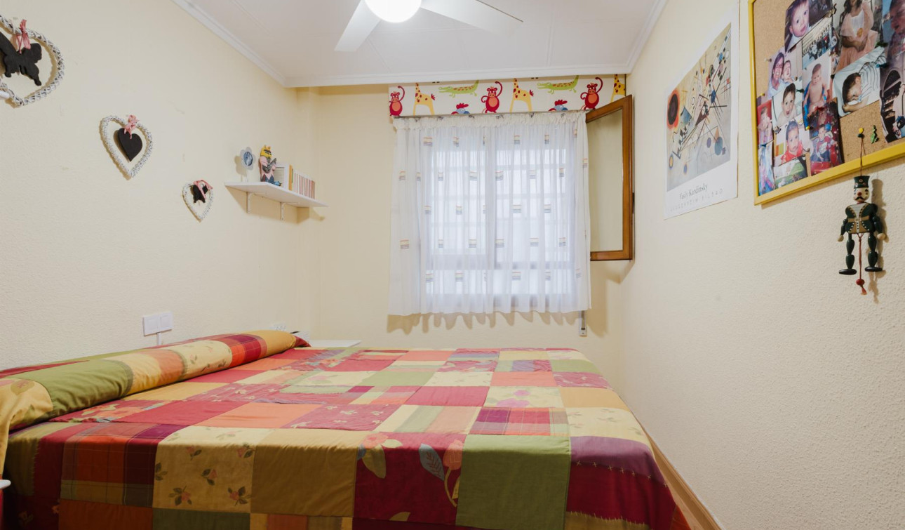 Resale - Apartment / Flat - Torrevieja - Playa del Acequión