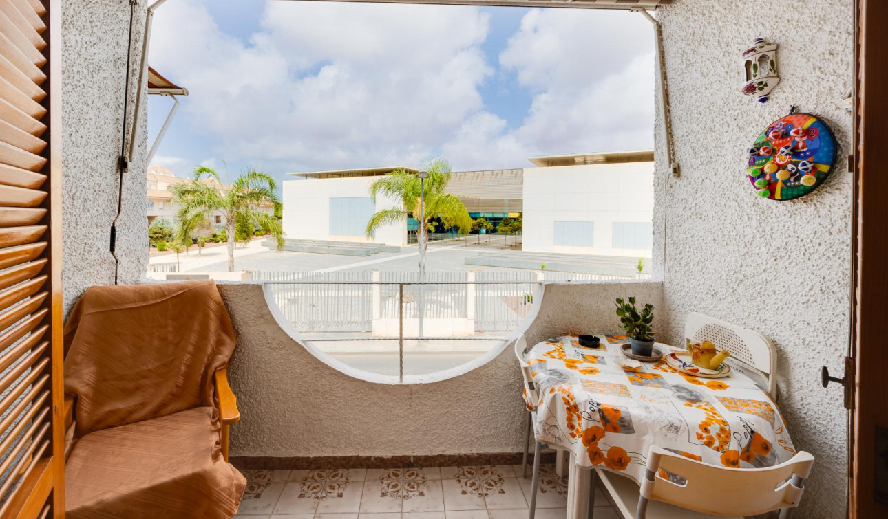 Resale - Apartment / Flat - Torrevieja - Playa del Acequión