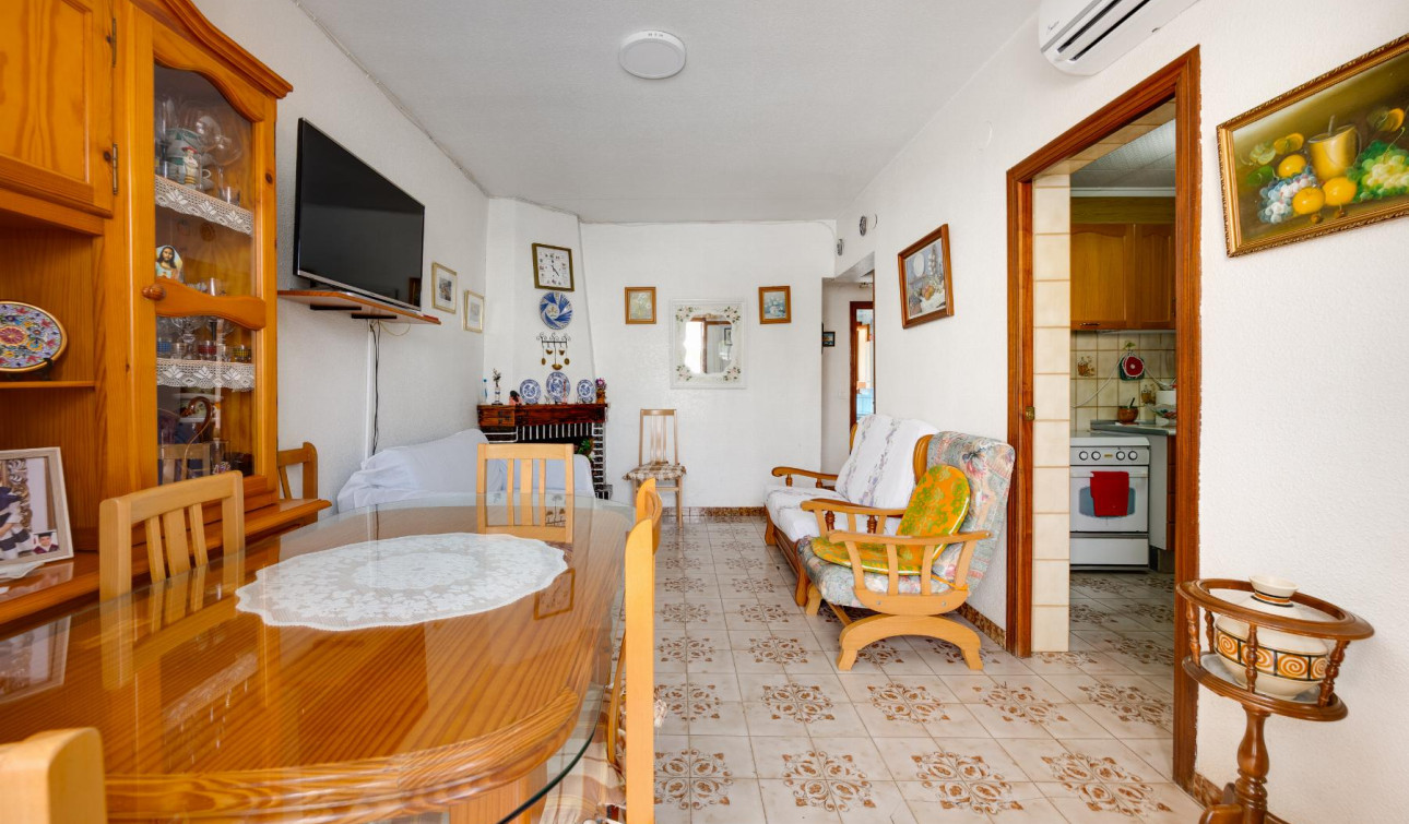 Resale - Apartment / Flat - Torrevieja - Playa del Acequión