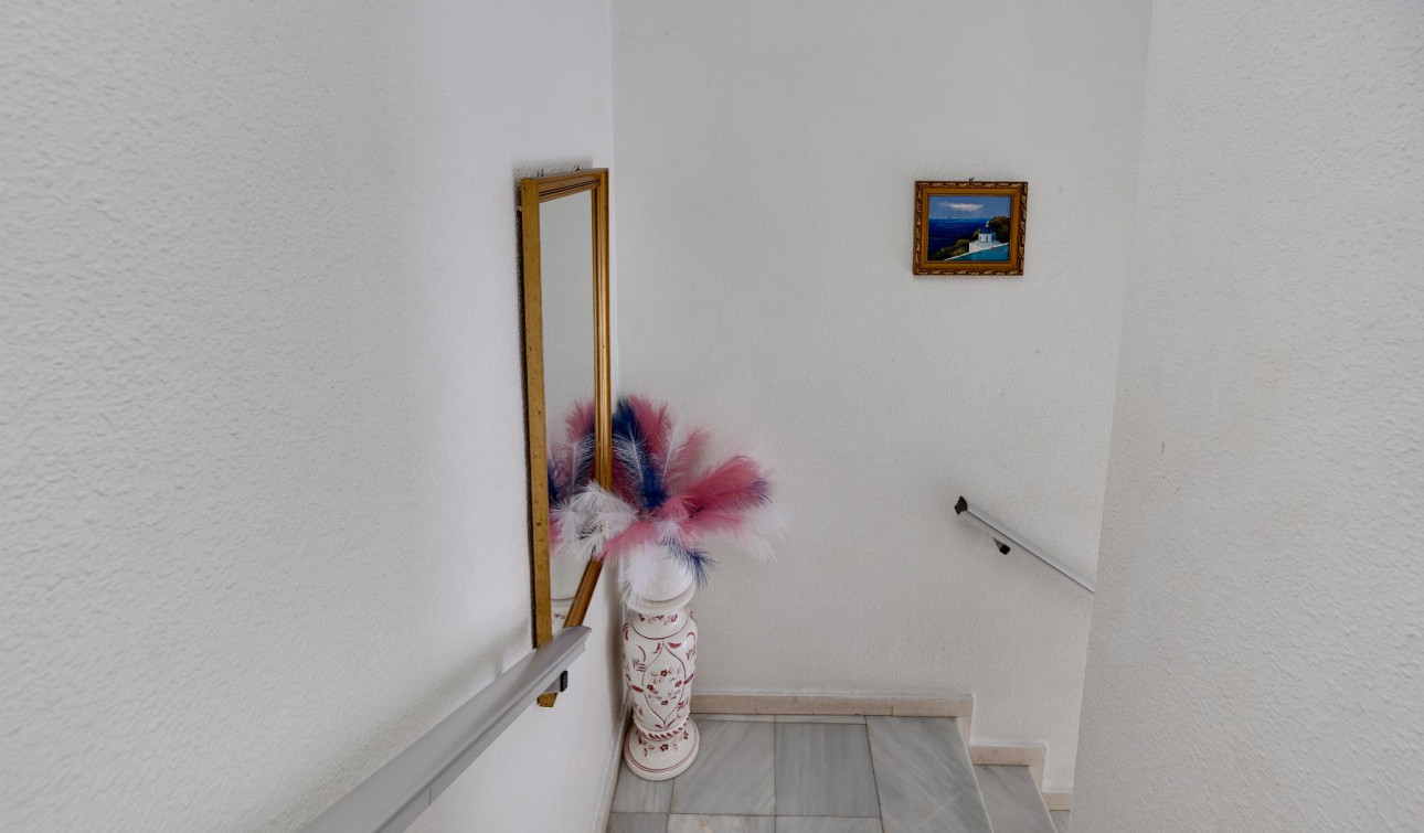 Resale - Apartment / Flat - Torrevieja - Playa del Acequión