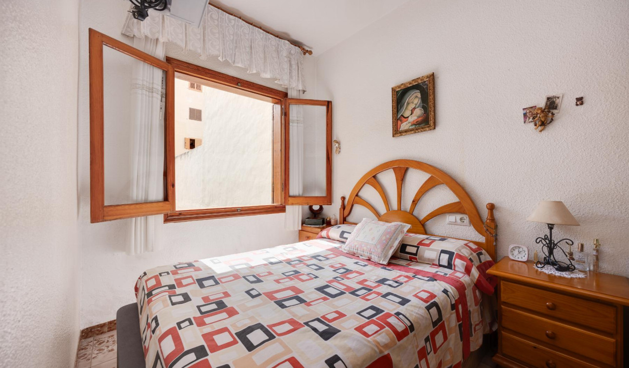 Resale - Apartment / Flat - Torrevieja - Playa del Acequión
