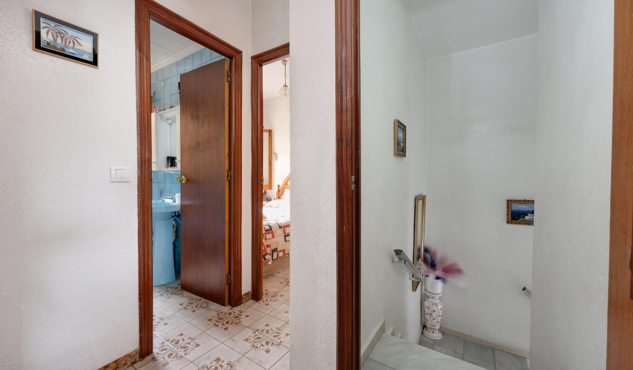 Resale - Apartment / Flat - Torrevieja - Playa del Acequión