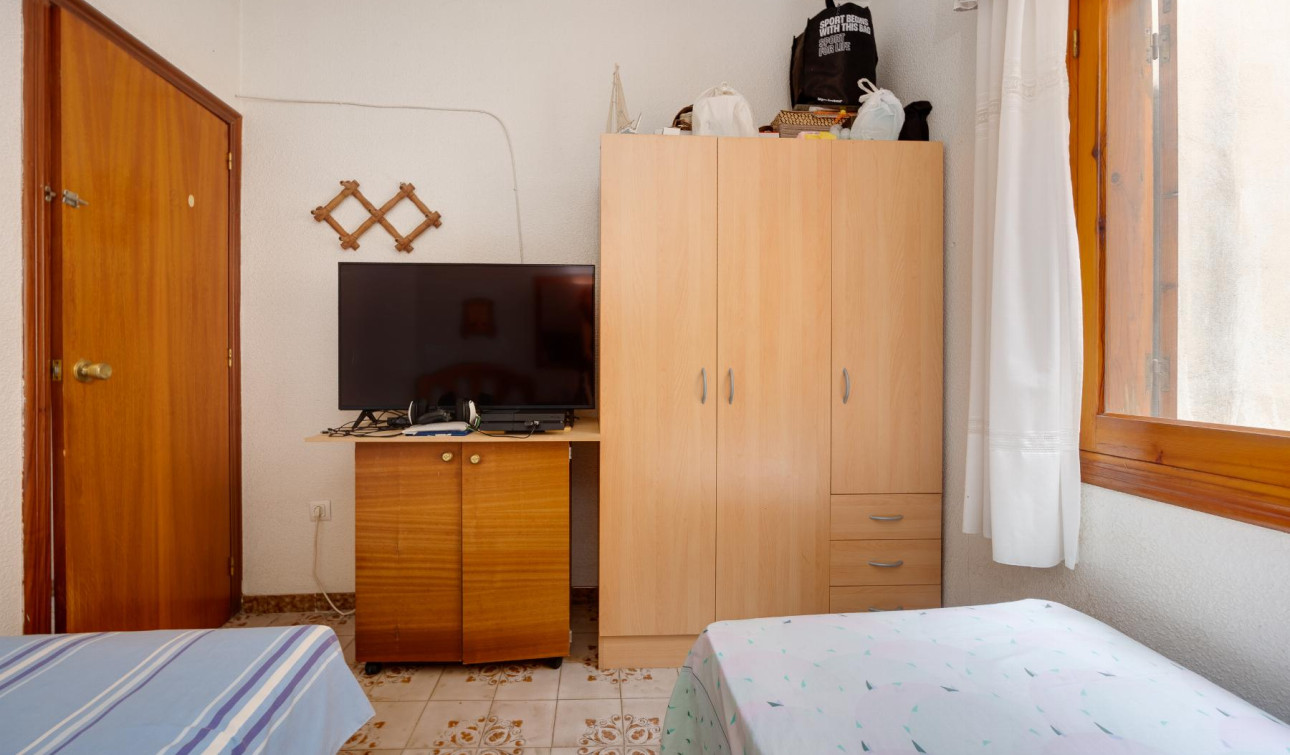 Resale - Apartment / Flat - Torrevieja - Playa del Acequión