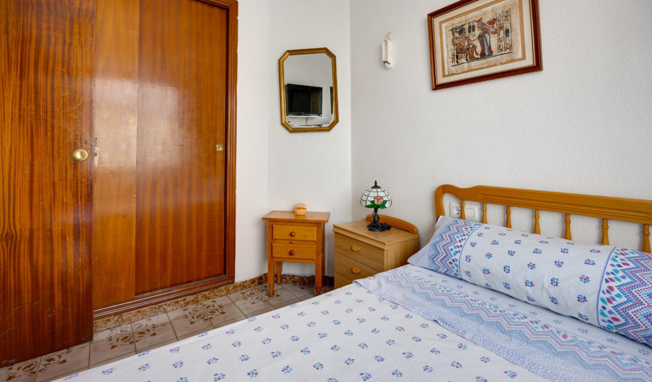 Resale - Apartment / Flat - Torrevieja - Playa del Acequión