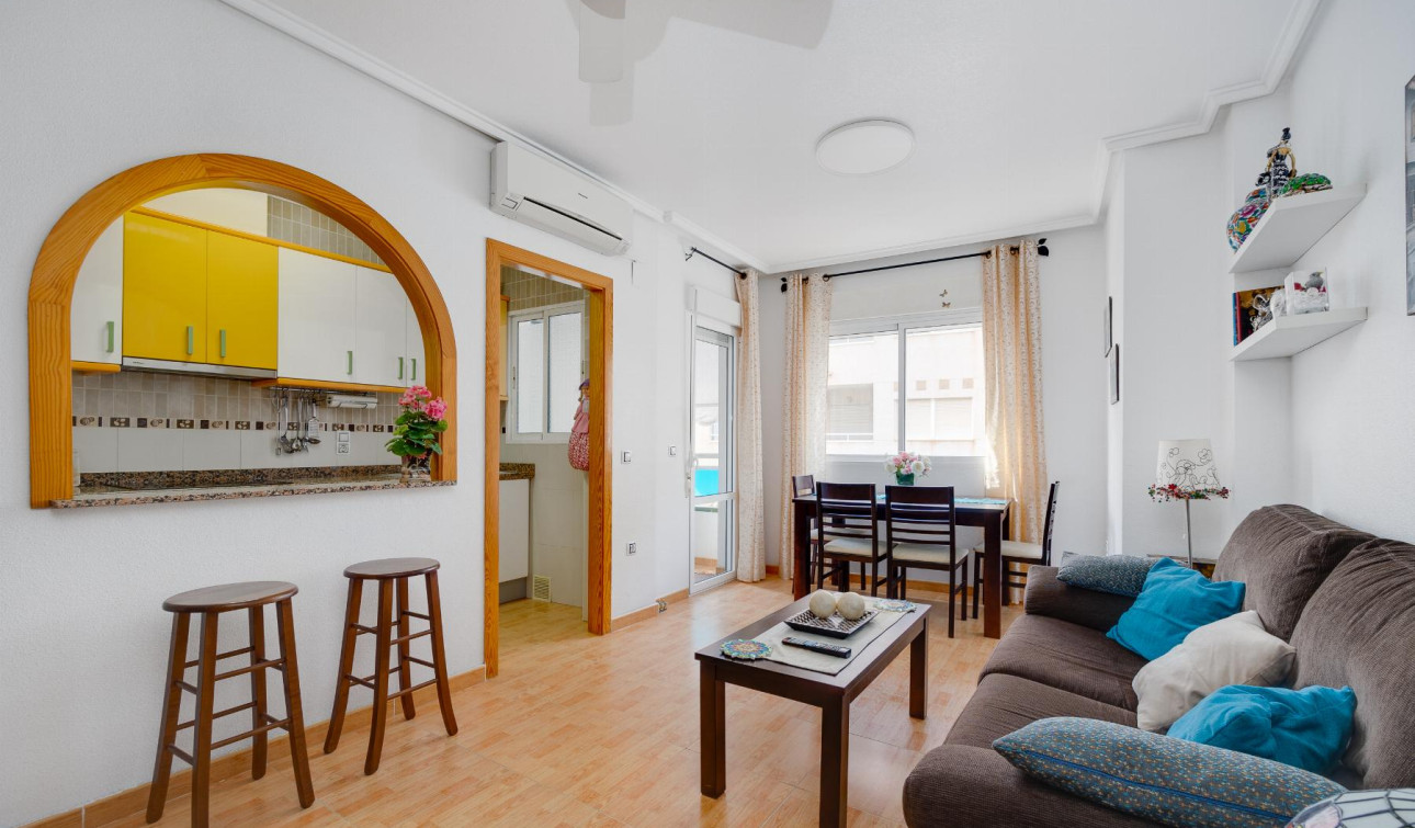Resale - Apartment / Flat - Torrevieja - Playa del Acequión