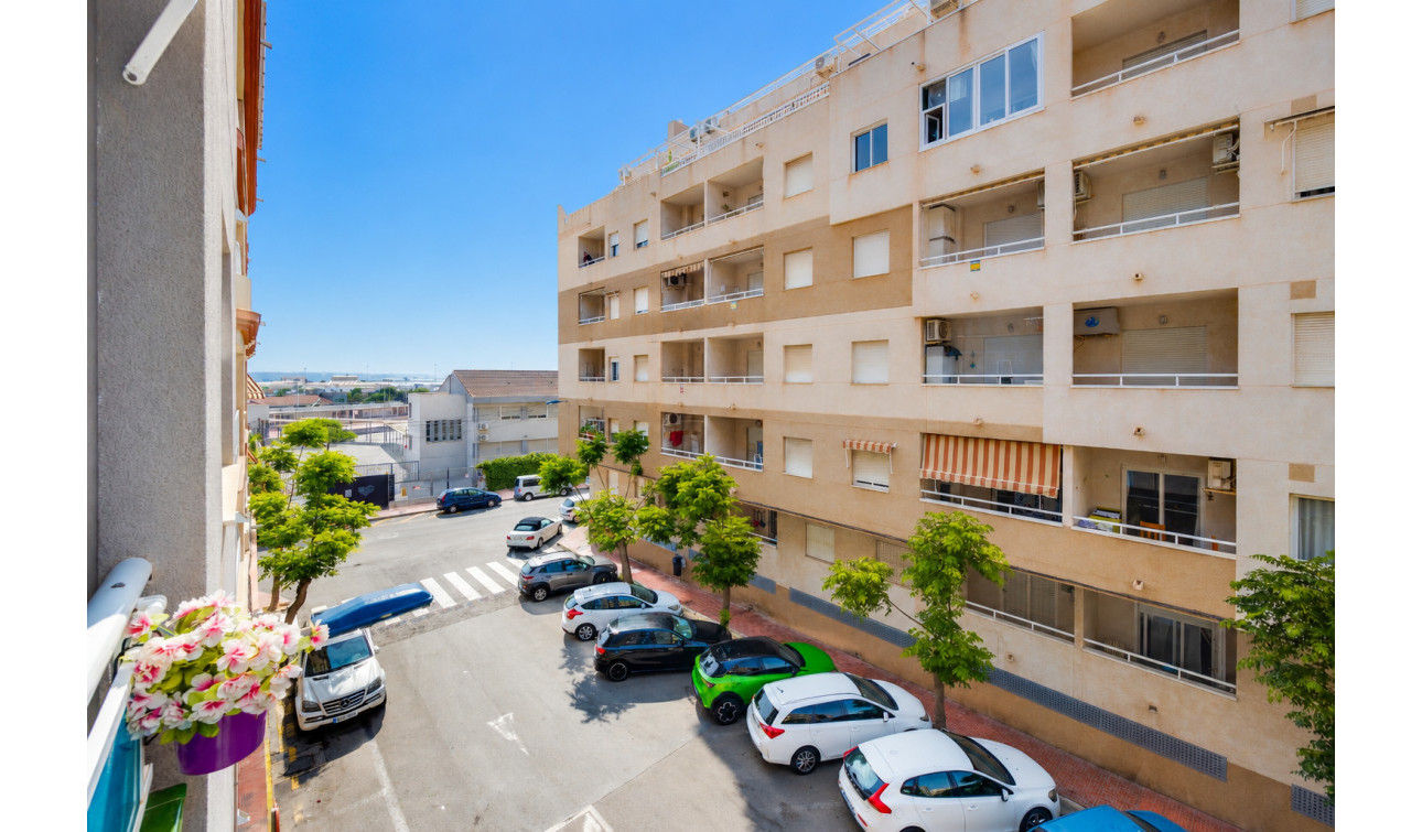 Resale - Apartment / Flat - Torrevieja - Playa del Acequión
