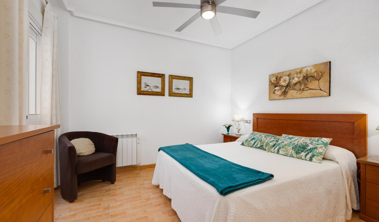 Resale - Apartment / Flat - Torrevieja - Playa del Acequión