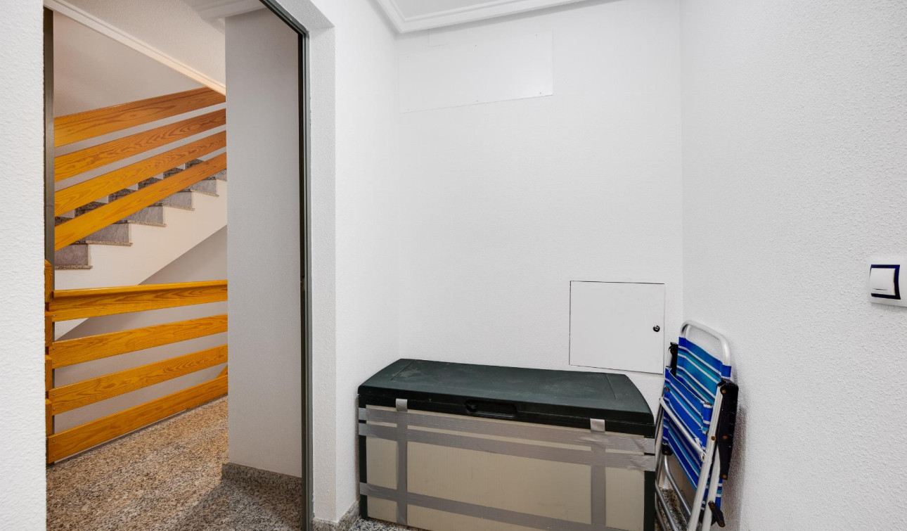 Resale - Apartment / Flat - Torrevieja - Playa del Acequión