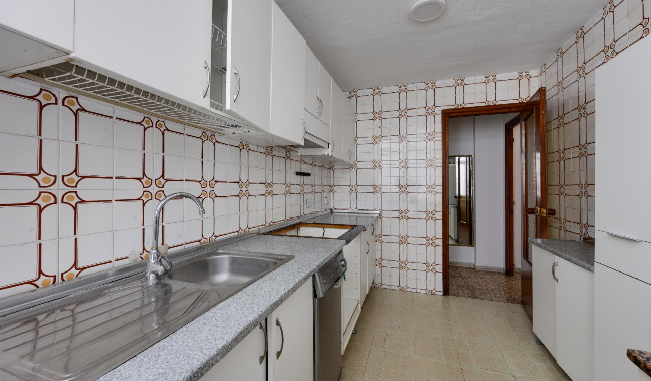 Resale - Apartment / Flat - Torrevieja - Playa del Acequión