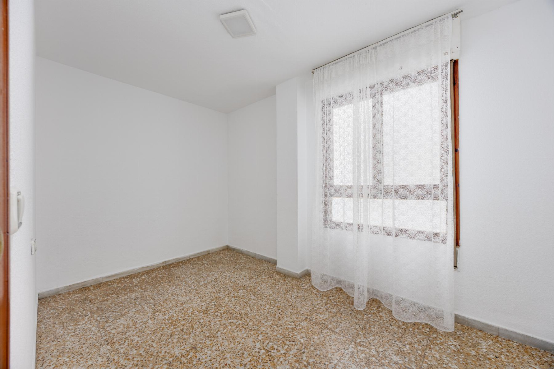 Resale - Apartment / Flat - Torrevieja - Playa del Acequión