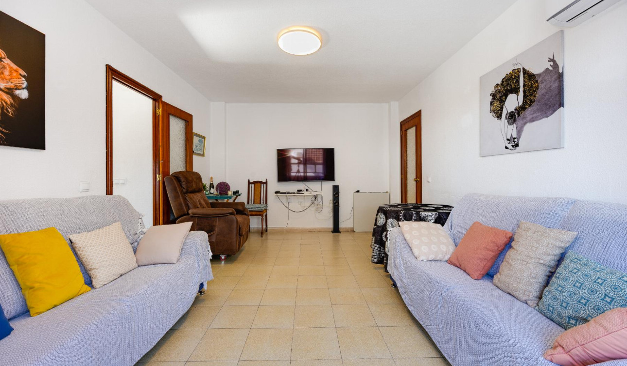 Resale - Apartment / Flat - Torrevieja - Playa del Acequión