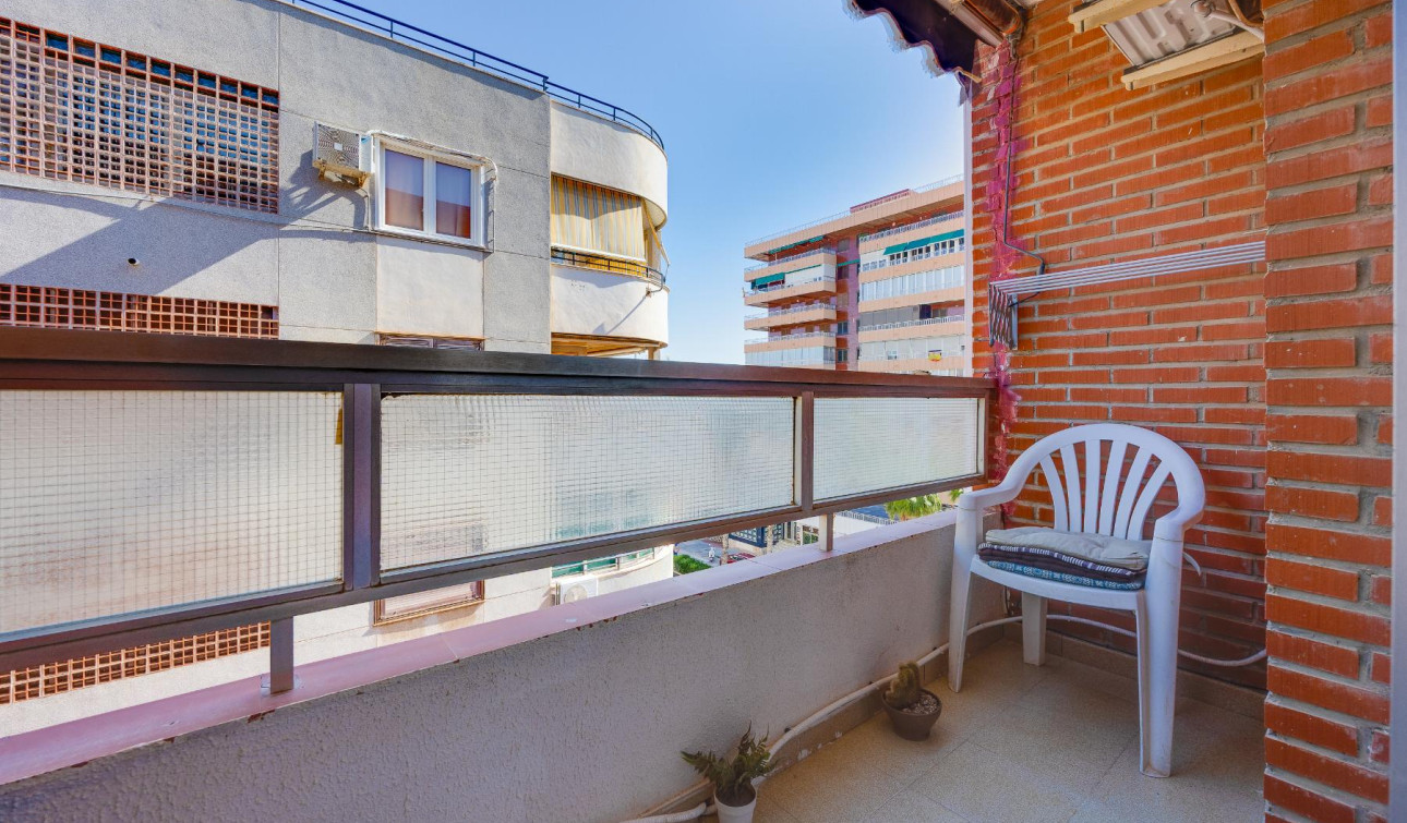 Resale - Apartment / Flat - Torrevieja - Playa del Acequión