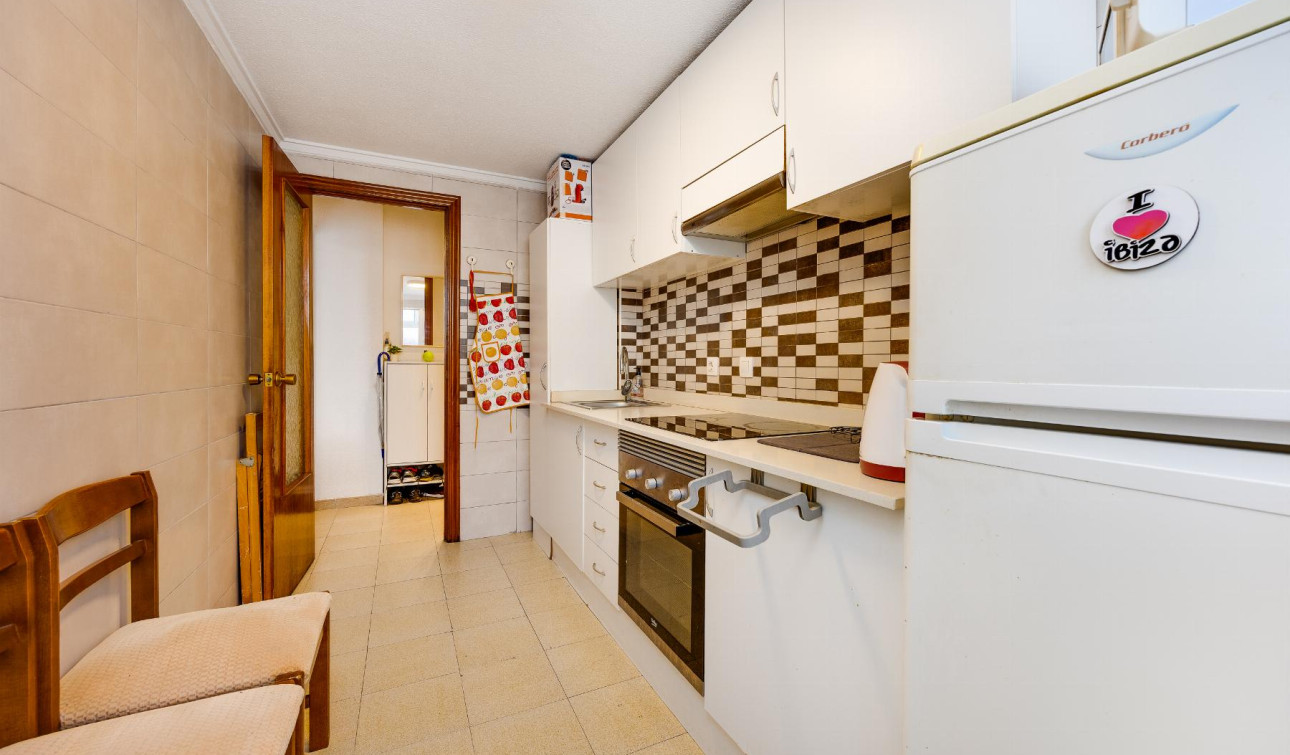 Resale - Apartment / Flat - Torrevieja - Playa del Acequión