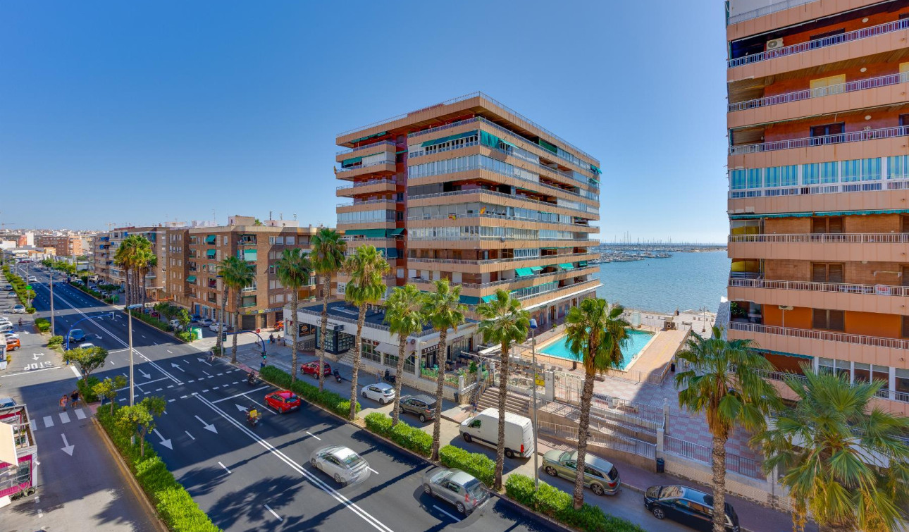 Resale - Apartment / Flat - Torrevieja - Playa del Acequión