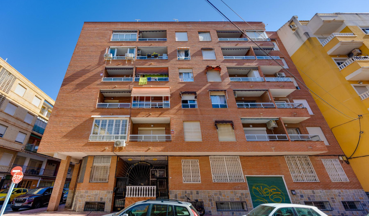 Resale - Apartment / Flat - Torrevieja - Playa del Acequión
