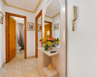 Resale - Apartment / Flat - Torrevieja - Playa del Acequión
