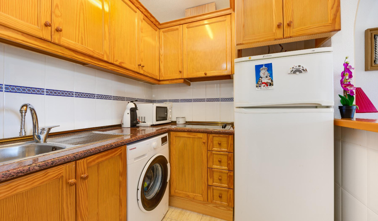 Resale - Apartment / Flat - Torrevieja - Playa del Acequión