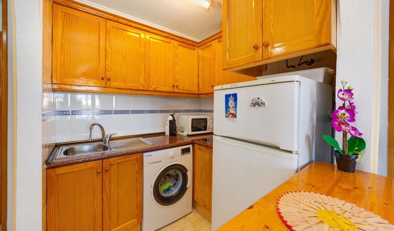 Resale - Apartment / Flat - Torrevieja - Playa del Acequión