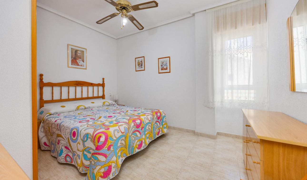 Resale - Apartment / Flat - Torrevieja - Playa del Acequión