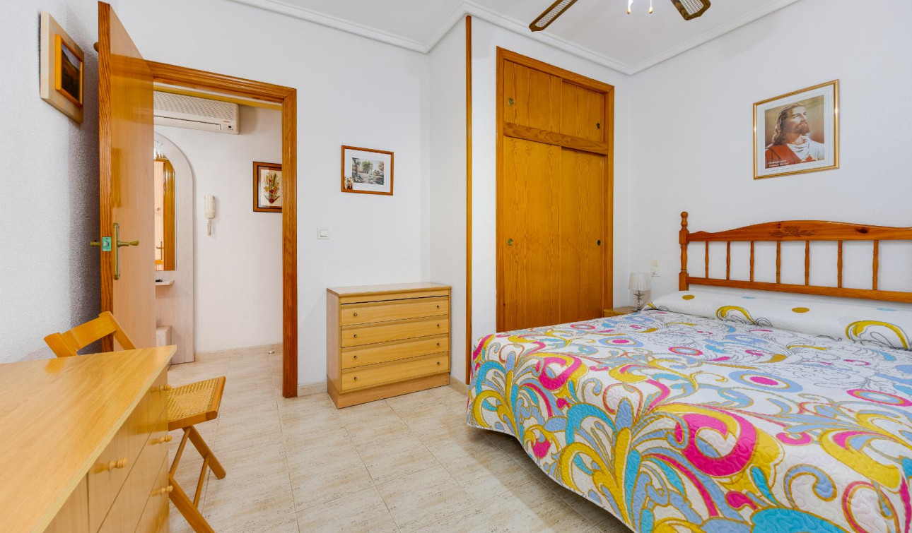 Resale - Apartment / Flat - Torrevieja - Playa del Acequión