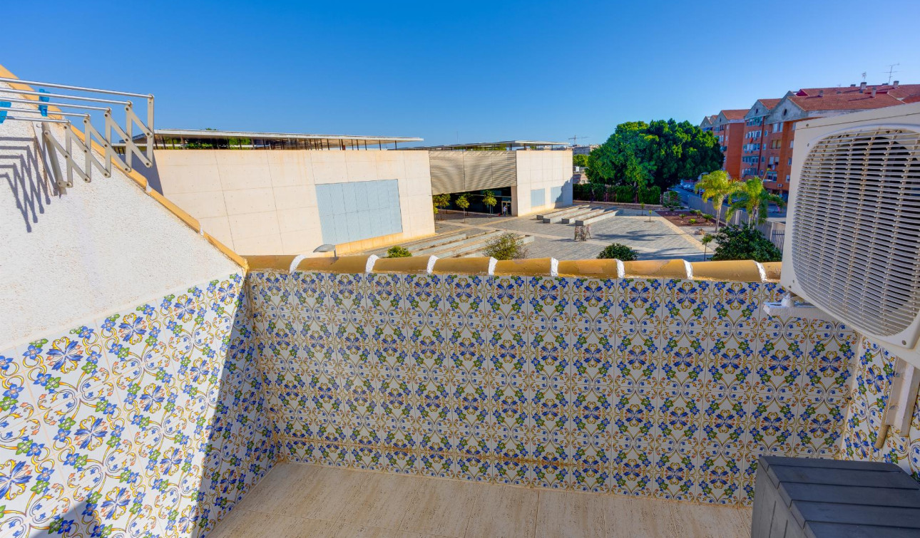 Resale - Apartment / Flat - Torrevieja - Playa del Acequión