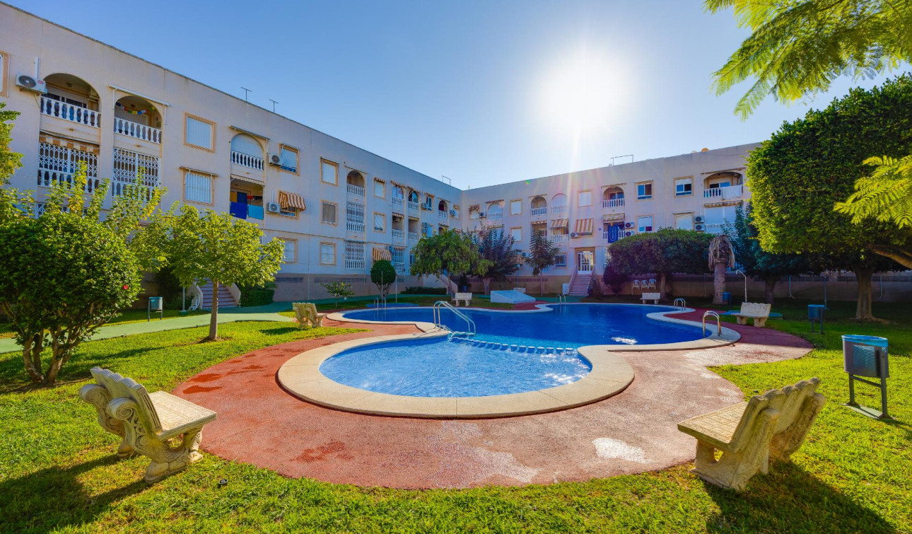 Resale - Apartment / Flat - Torrevieja - Playa del Acequión