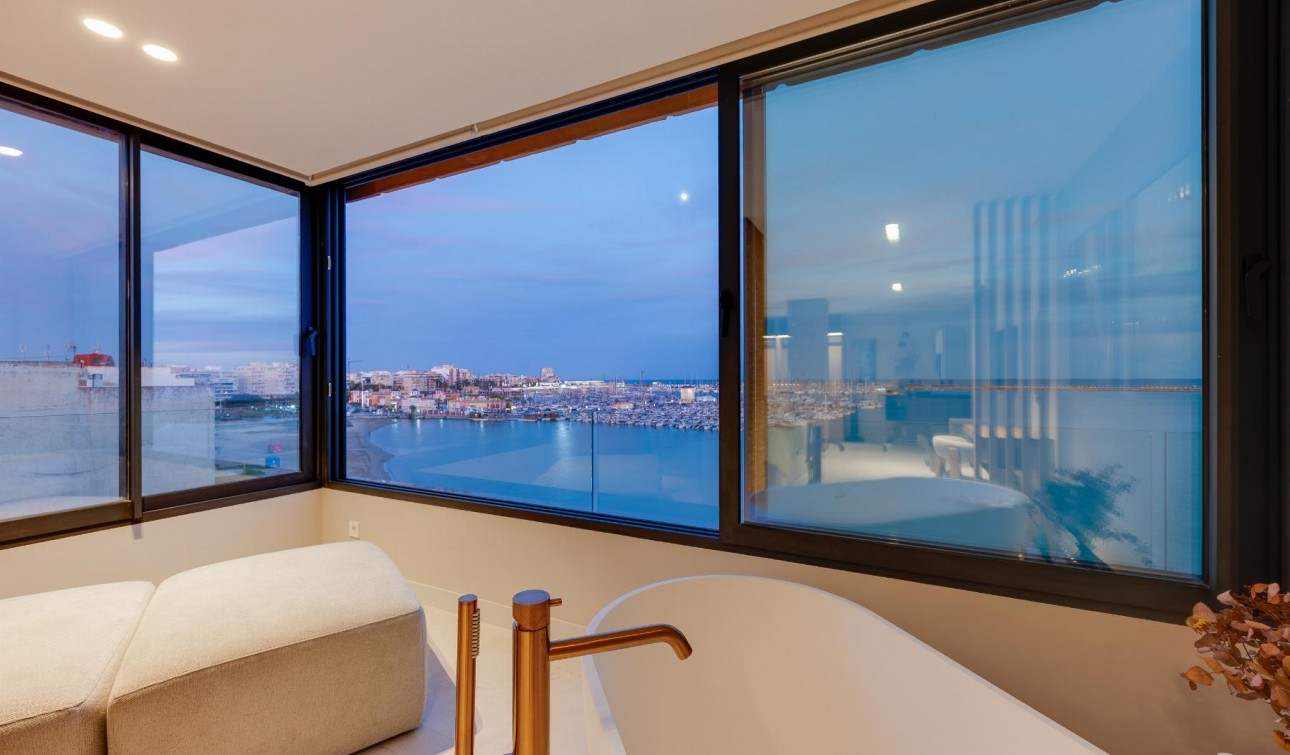 Resale - Apartment / Flat - Torrevieja - Playa del Acequión
