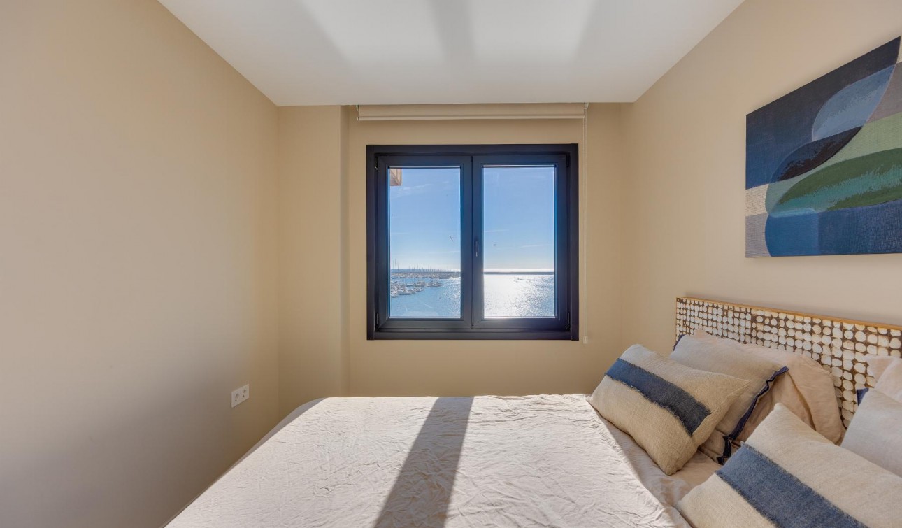 Resale - Apartment / Flat - Torrevieja - Playa del Acequión
