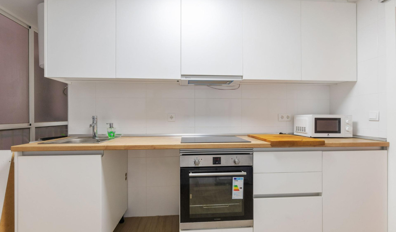 Resale - Apartment / Flat - Torrevieja - Playa del cura