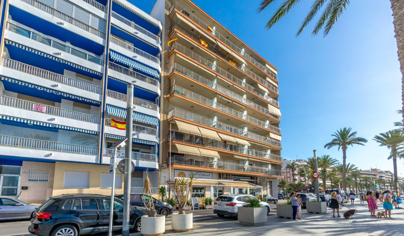 Resale - Apartment / Flat - Torrevieja - Playa del cura