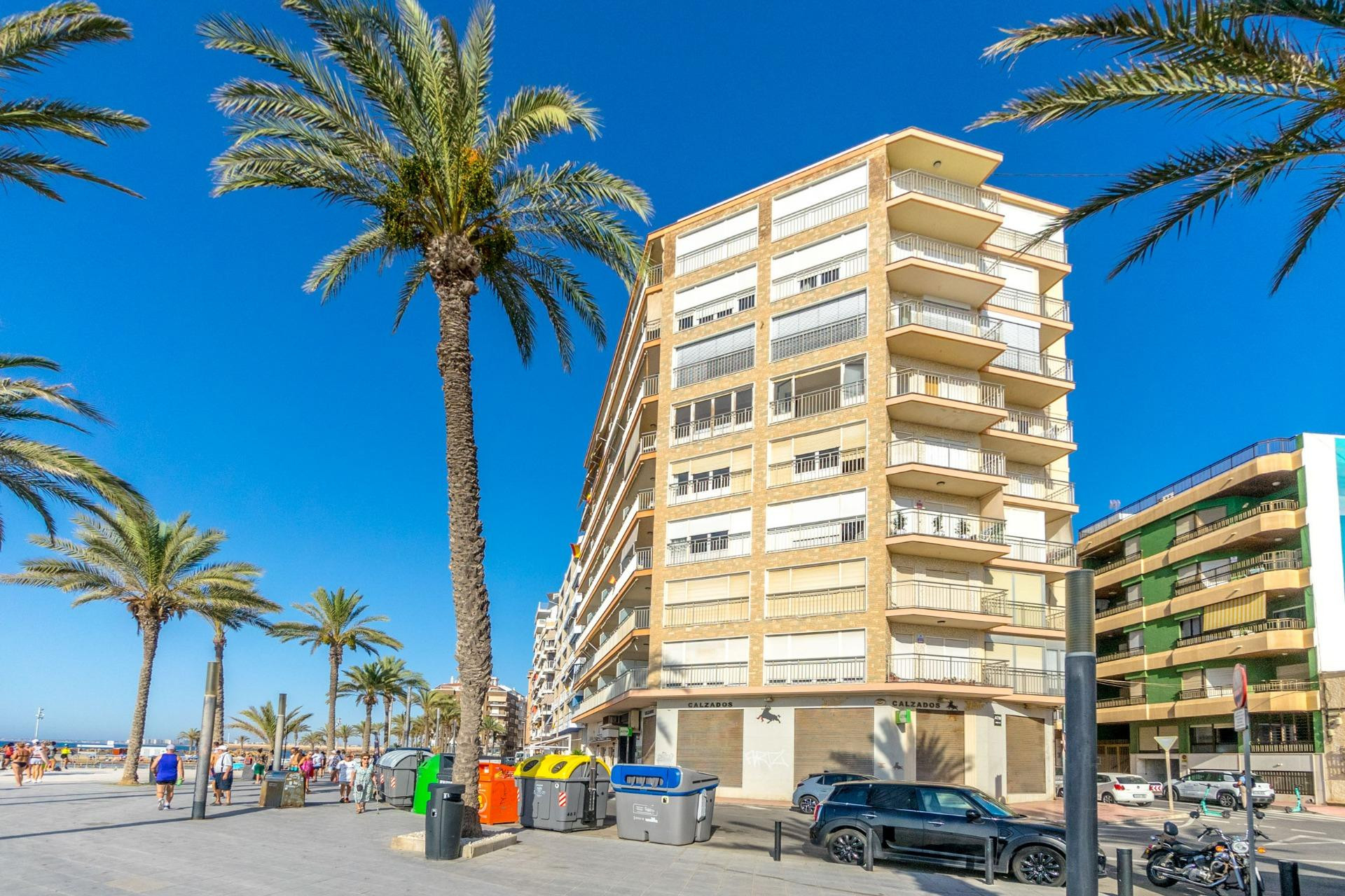 Resale - Apartment / Flat - Torrevieja - Playa del cura