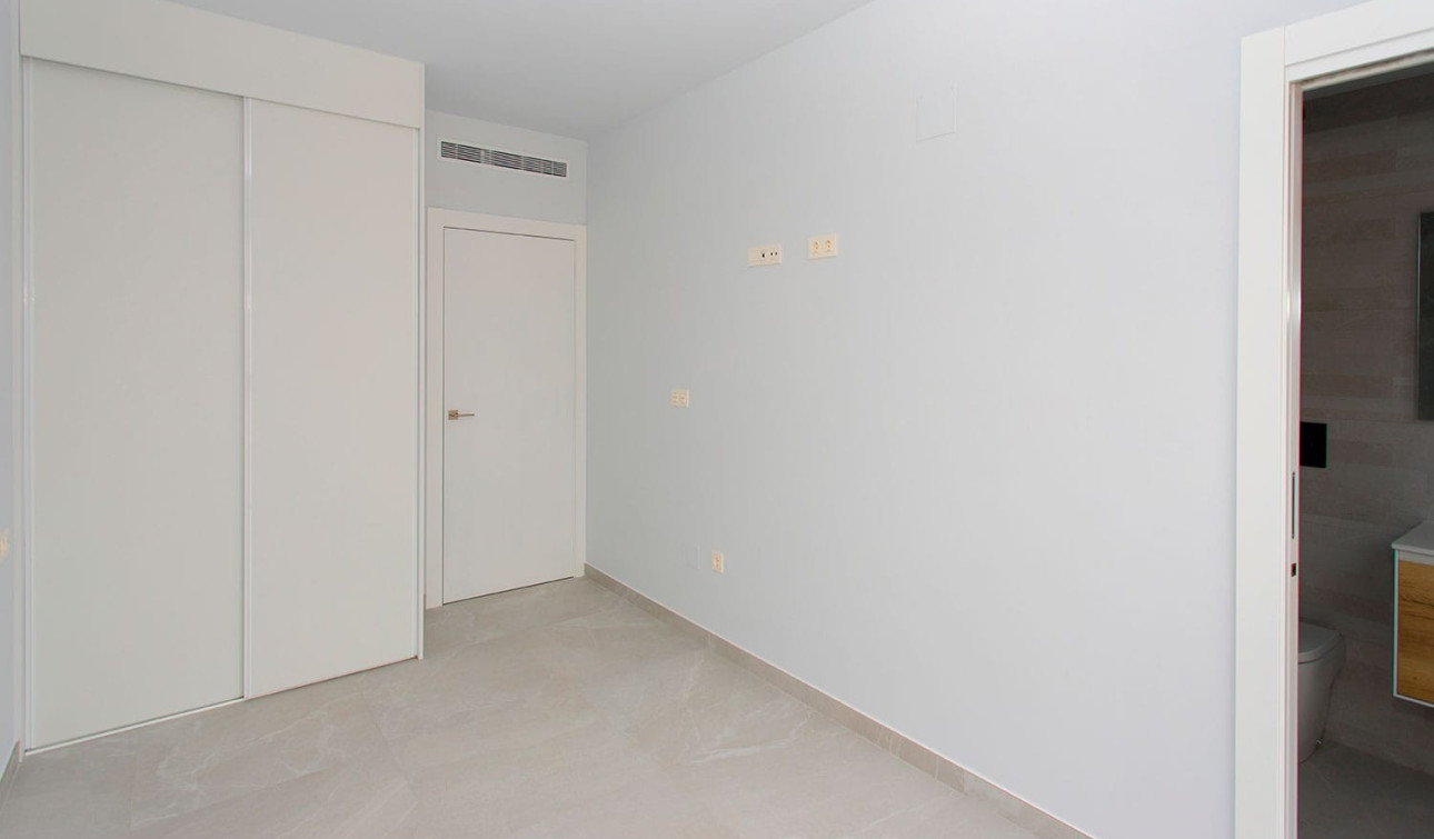 Resale - Apartment / Flat - Torrevieja - Playa del Cura