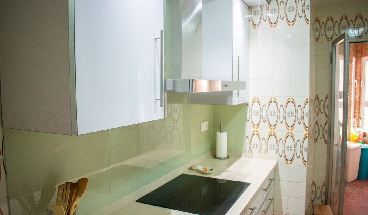 Resale - Apartment / Flat - Torrevieja - Playa del Cura