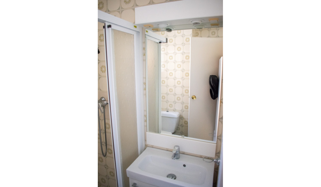 Resale - Apartment / Flat - Torrevieja - Playa del Cura