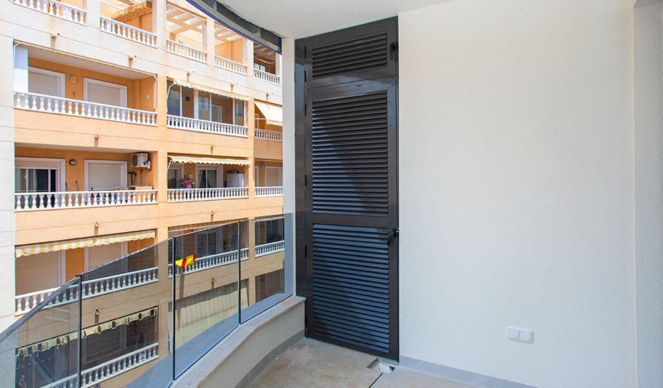 Resale - Apartment / Flat - Torrevieja - Playa del Cura