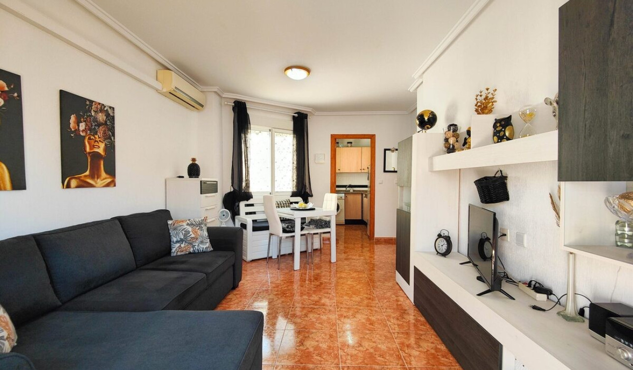 Resale - Apartment / Flat - Torrevieja - Playa del Cura