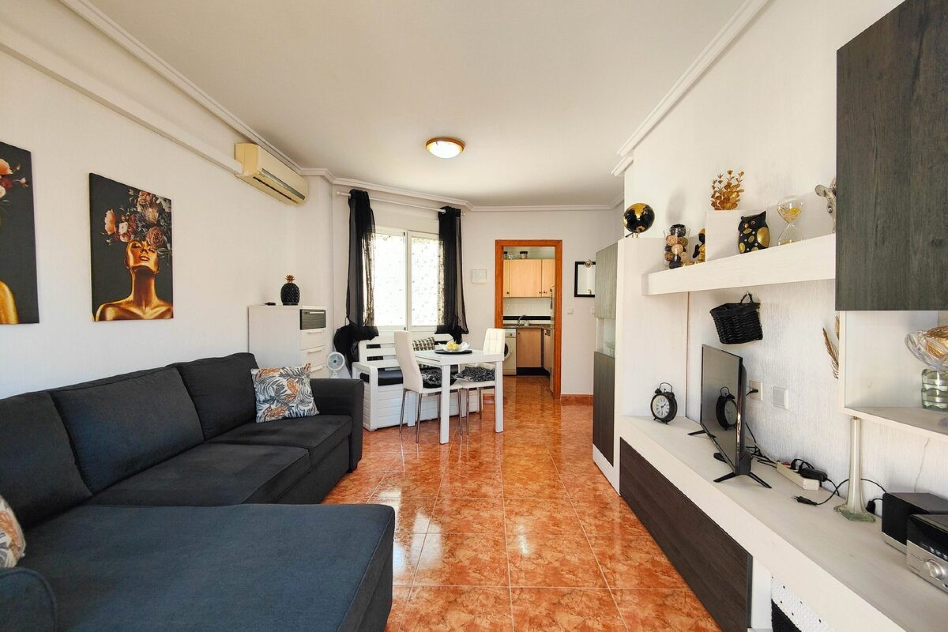 Resale - Apartment / Flat - Torrevieja - Playa del Cura