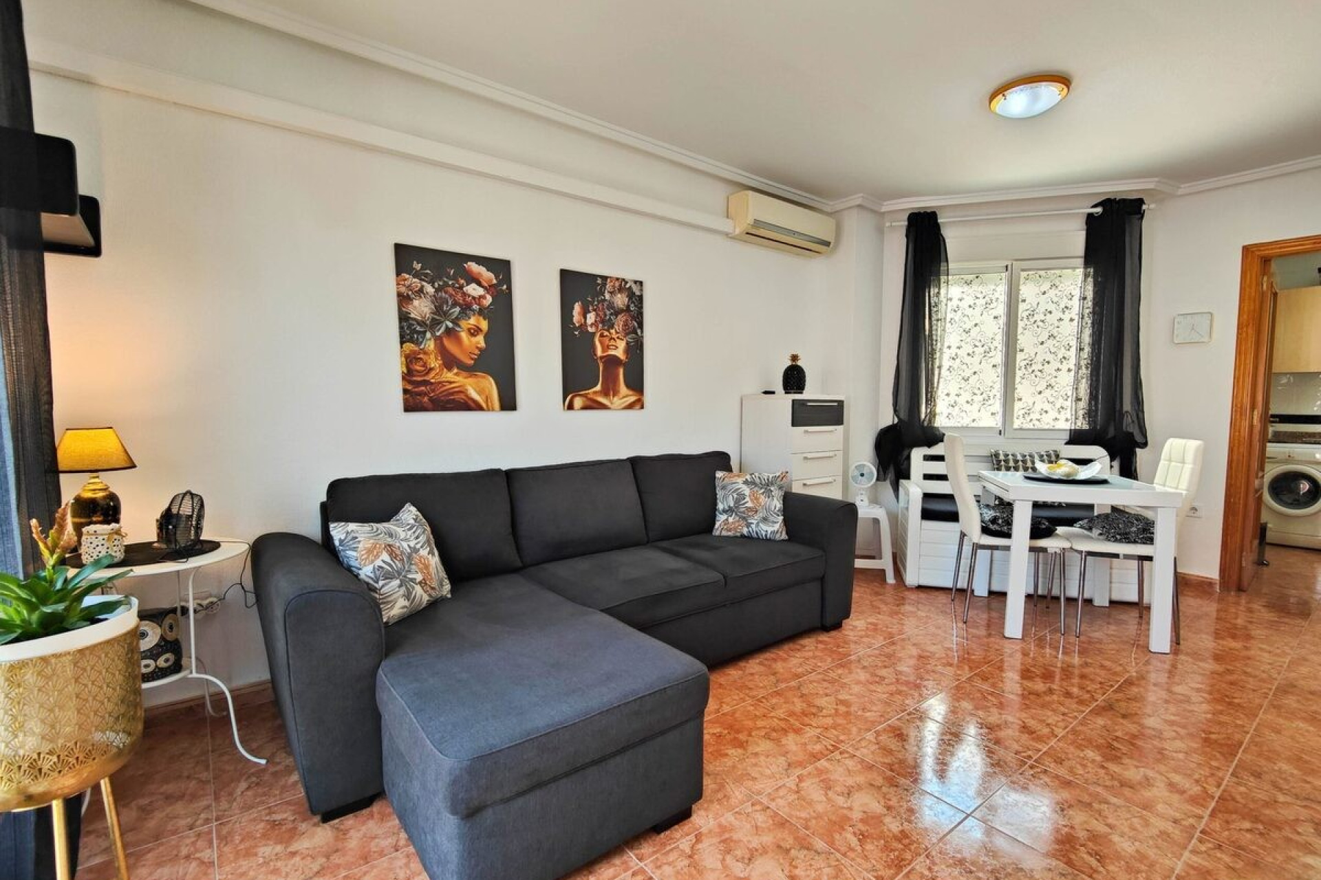 Resale - Apartment / Flat - Torrevieja - Playa del Cura