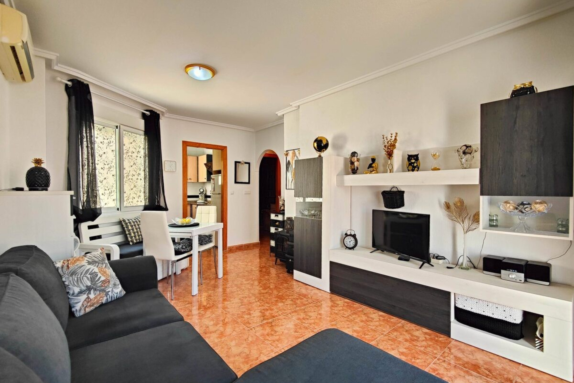 Resale - Apartment / Flat - Torrevieja - Playa del Cura