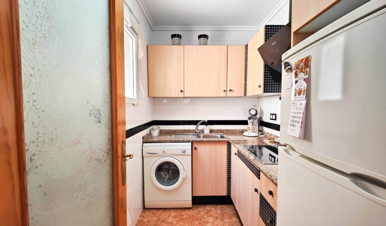 Resale - Apartment / Flat - Torrevieja - Playa del Cura