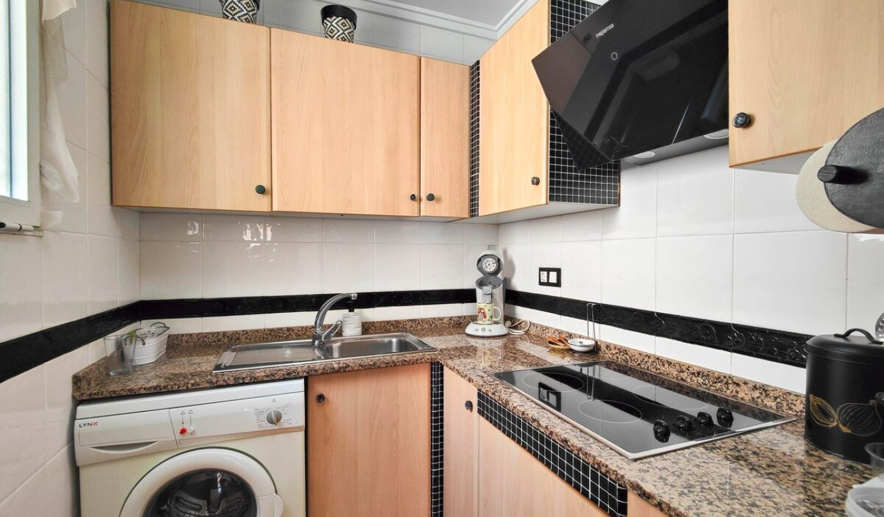 Resale - Apartment / Flat - Torrevieja - Playa del Cura