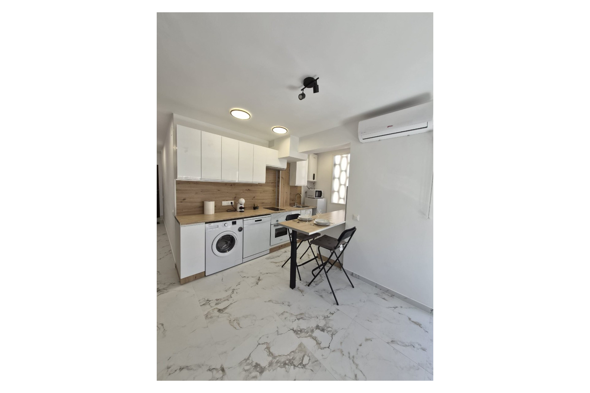 Resale - Apartment / Flat - Torrevieja - Playa del Cura